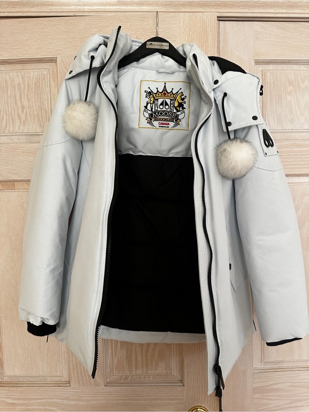 Moose Knuckles White Fur-Trim Ski Puffer Jacket - Picture 5 of 7